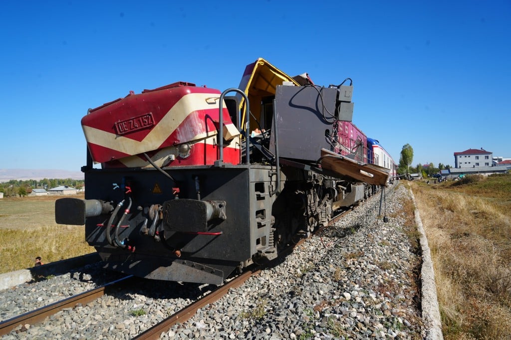 Musta Tren Kazasi 1 Olu 2 Yarali