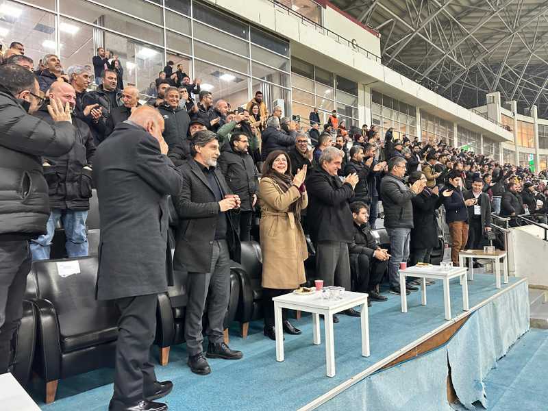 Es Baskan Bucaktan Amedspora Destek Maci Stadyumda Izledi 1