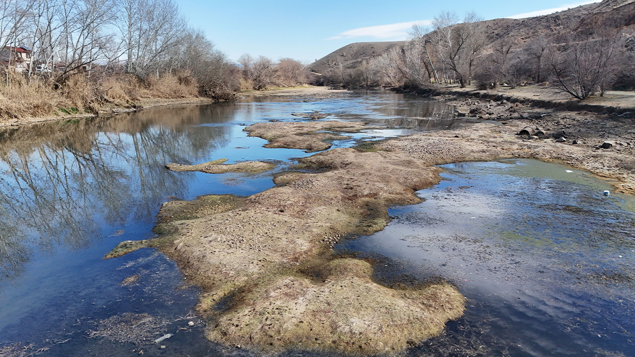 Türkiye'nin En Uzun Nehrinde Kuraklık Alarmı Su Seviyesi Ciddi Oranda Düştü