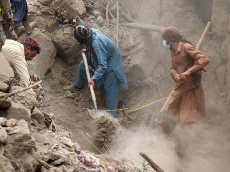 Afgan Depremzede Kadınlar Erkek Doktordan Yardım Alamıyor2