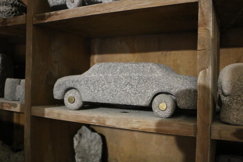 Diyarbakır’da Emekli Öğretmen Taşlarla Sanat Üretiyor (1)-1