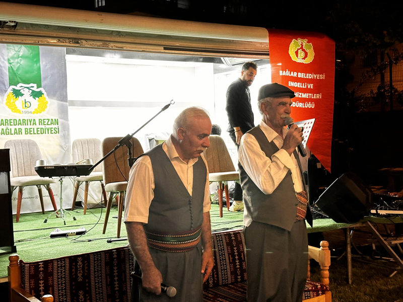 Diyarbakır’da Engelli Ve Yaşlılar Müzik Eşliğinde Bir Araya Geldi2