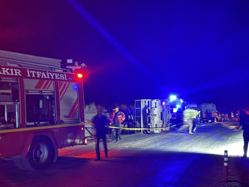 Diyarbakır’da Feci Çarpışma 2 Ölü 1 Yaralı (2)