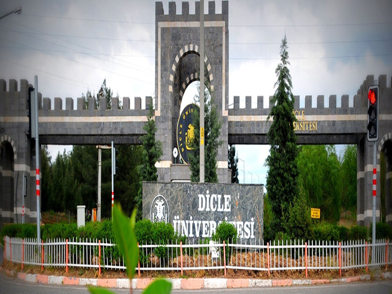 Diyarbakır’da Öğrenciler Üniversitede Banka Müşterisi Olmadan Yemek Yiyemiyecek4