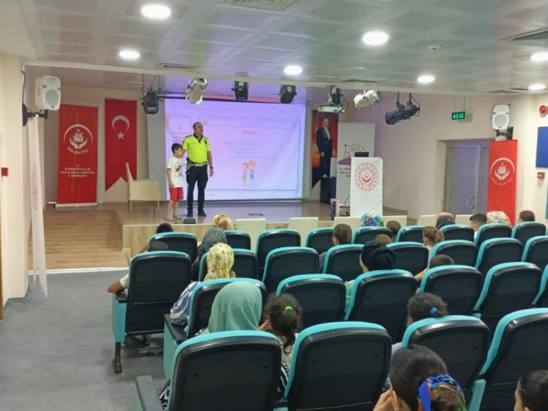 Diyarbakır’da Öğrencilere Ve Velilere Trafik Eğitimi Verildi (2)