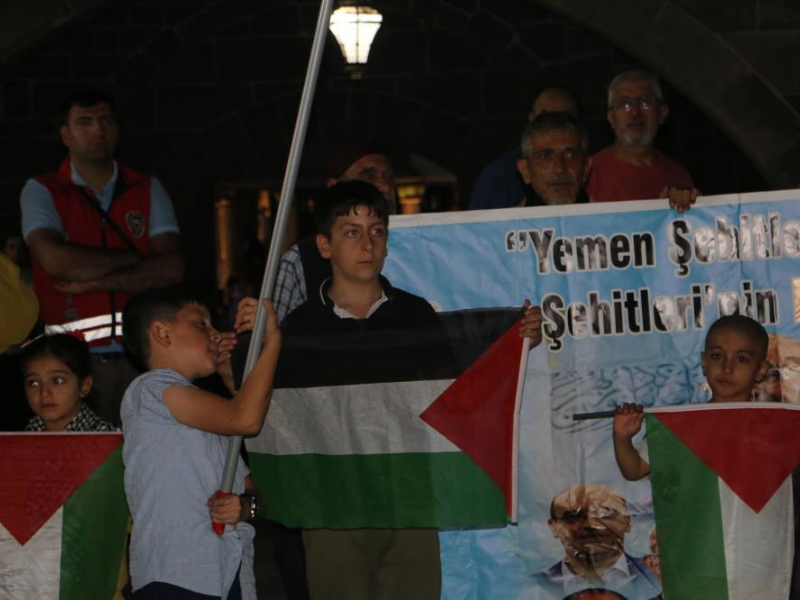 Diyarbakır’da Ulu Cami Önünde Sumud Filosu’na Destek Gösterisi (2)