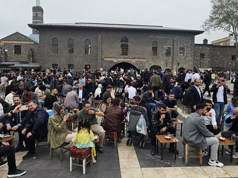Diyarbakır'daki Çay Içme Geleneğine Saat Sınırlaması3