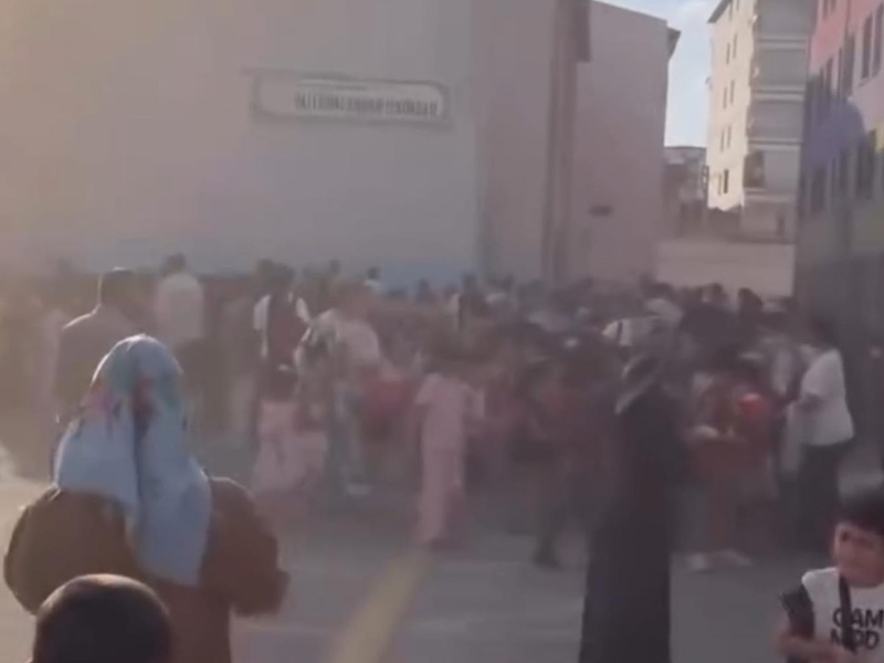 Diyarbakır’daki Okulda Öğrenciler Nefes Almakta Zorlandı3