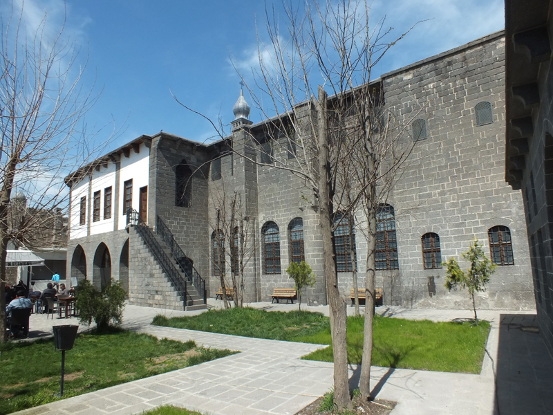 Diyarbakır’ın Çok Kültürlü Mimarileri5