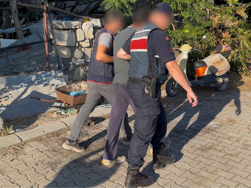 İçkisine Laf Ettiği Için Babaannesinin Başına Tüple Vurarak Öldürdü3