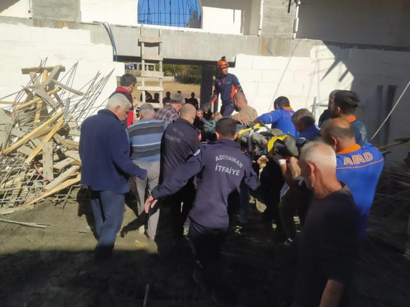 Adıyaman’da Cami Inşaatında Kubbe Çöktü 2’Si 5 Yaralı (2)