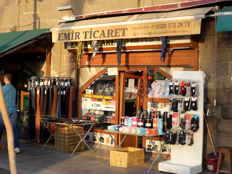 Diyarbakır Sur’da Ihtiyaç Sahiplerine ‘Askıda Kemer’ Projesi3