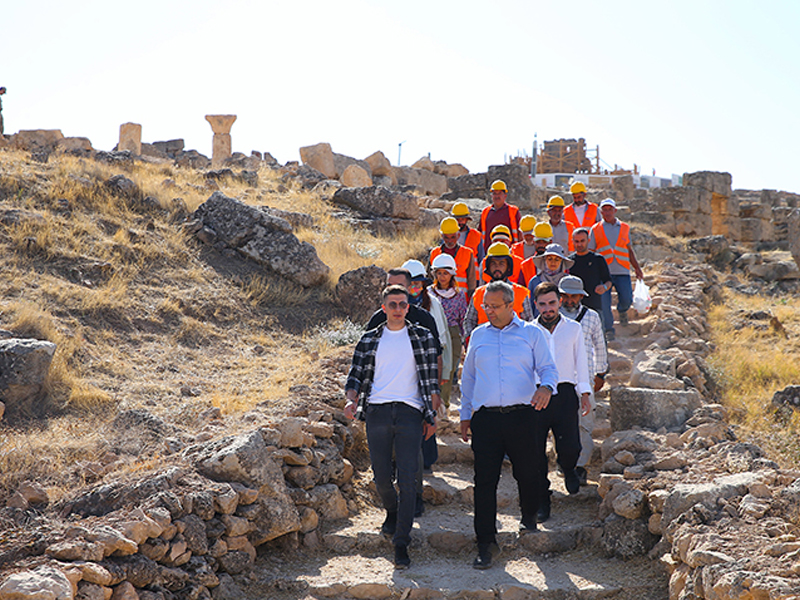 Diyarbakır Zerzevan Kalesi’nde Kaymakam Eli1