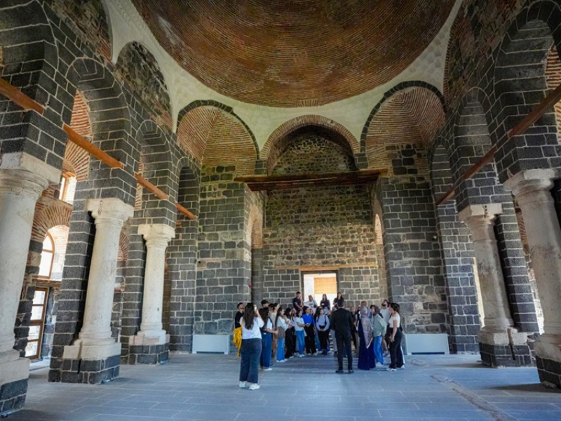 Diyarbakır’da 1800 Yıllık Saint George Kilisesi 35 Bin Ziyaretçiyi Ağırladı (2)