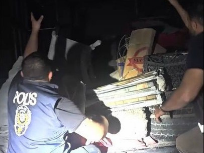 Diyarbakır’da Kamyonet Klimasından 11 Göçmen Çıktı (2)