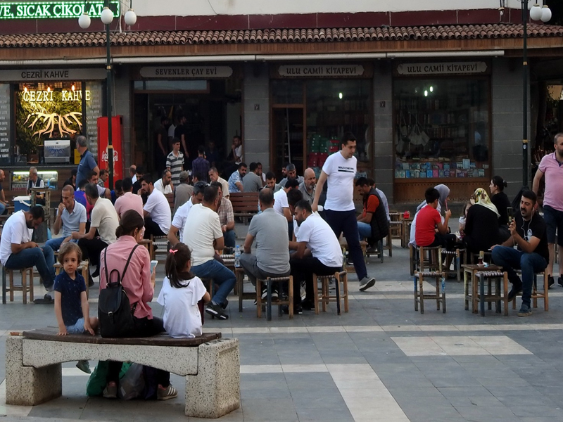 Diyarbakır’da Öğrencilerden Esnafa Tepki “Part Time Iş Bulamıyoruz”4