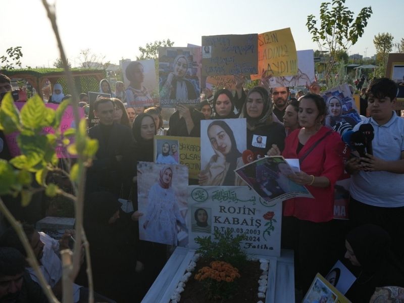 Diyarbakır'da Rojin Kabaiş Için Yürüdüler