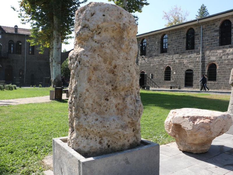 Diyarbakır’da Tarihin İlk Kralı Sargon, Müze Bahçesinde Ziyarete Açıldı (3)