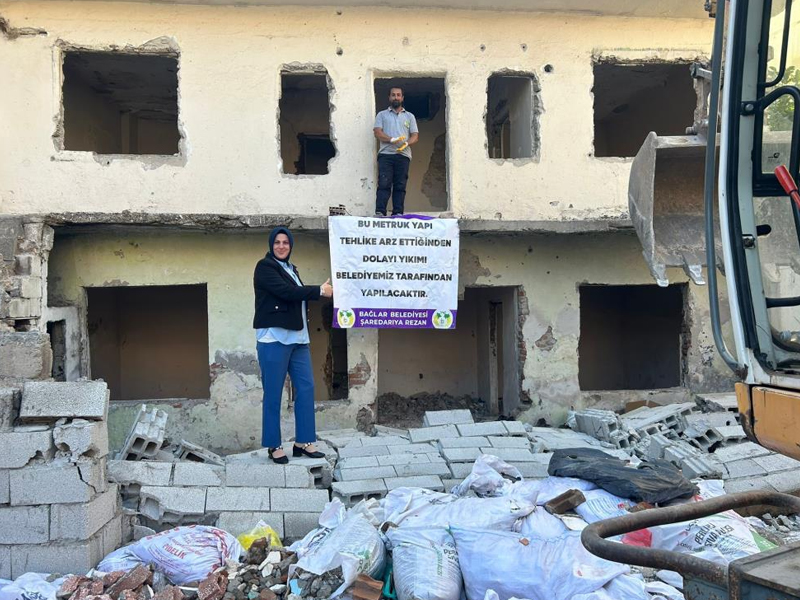 Diyarbakır’da Tehlike Oluşturan Binalar Yıkılıyor1