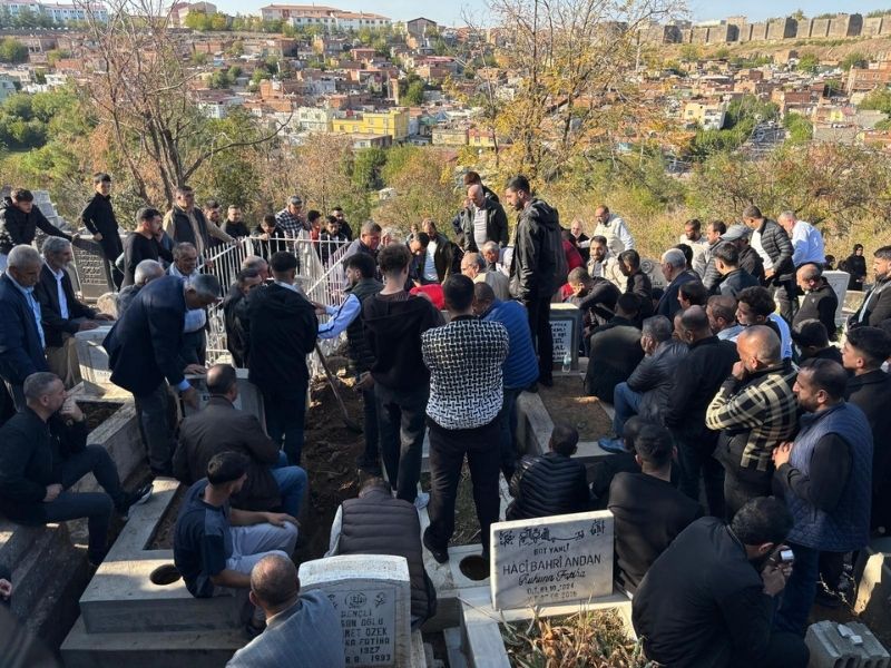 Diyarbakırlı Baran İren Gözyaşlarıyla Toprağa Verildi22