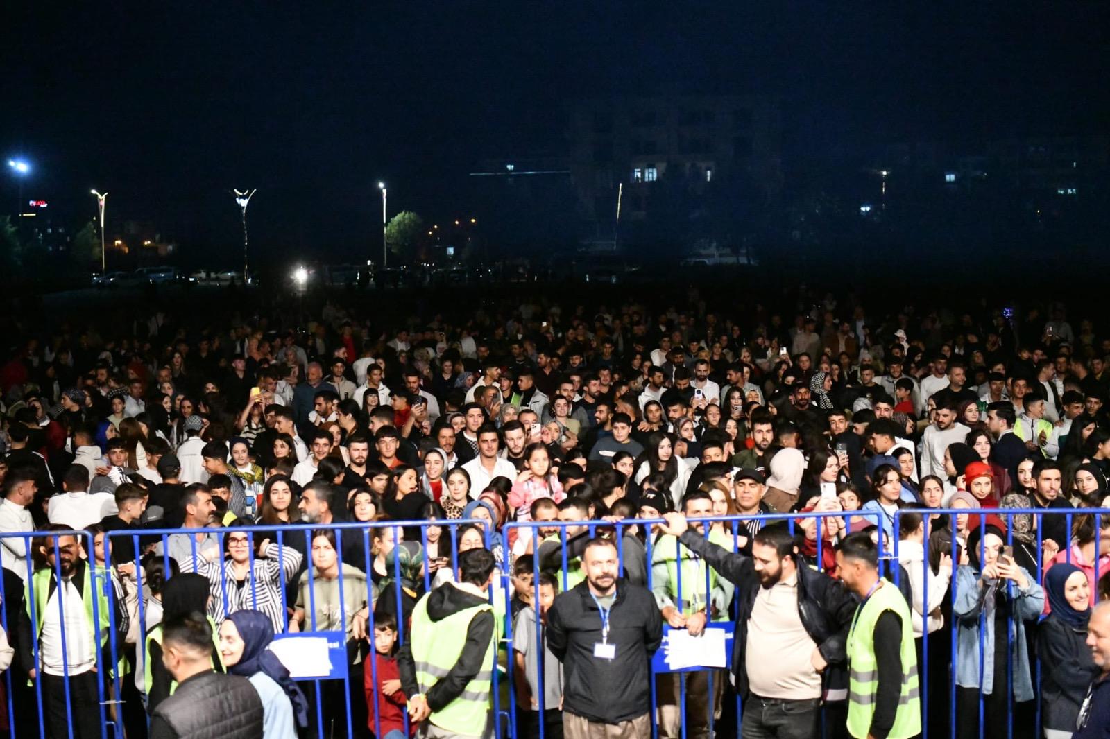 Hîvron Ve Eylül Nazlıer Bismil'i Coşturdu1