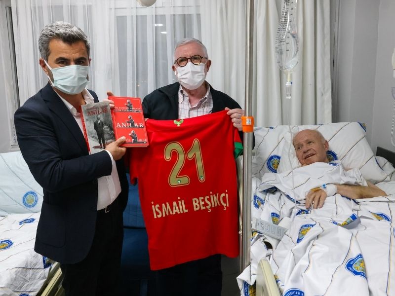 İsmail Beşikçi'ye Hastanede Amedspor Forması Sürprizi