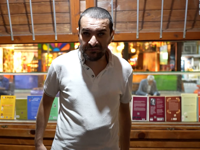 Kitaplar Benim Gözüm Oldu, Beni Hayata Bağladı4