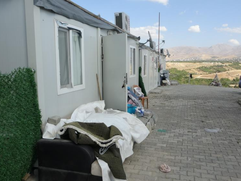Malatya'da Konteyner Kentte Silahlı Kavga (2)