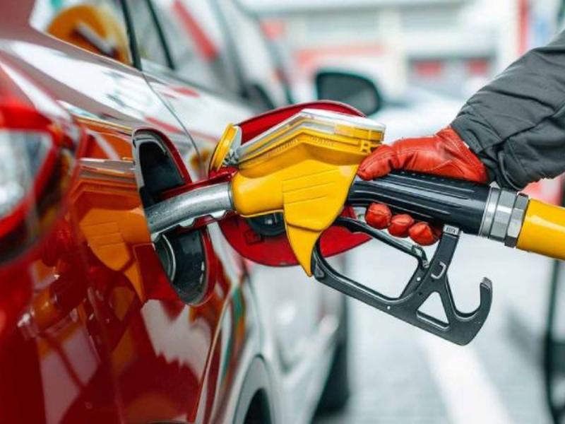 Petrol Fiyatları Geriledi, Pompa Fiyatları Yeniden Değişiyor