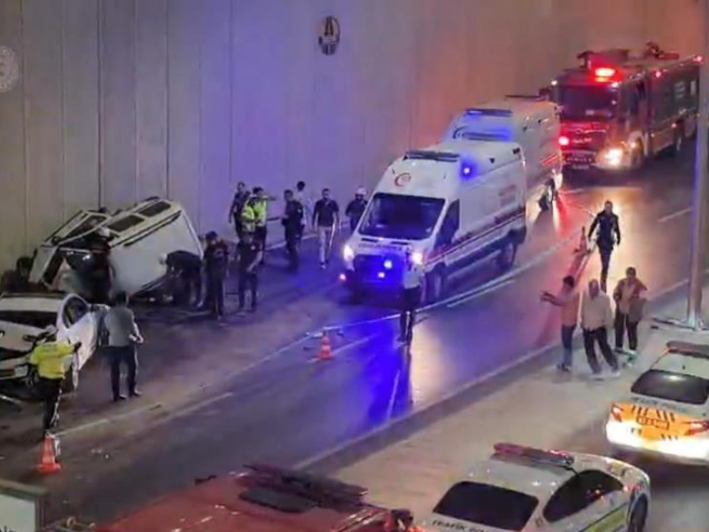 Şanlıurfa’da Üç Araç Çarpıştı 1’I Ağır 5 Yaralı (3)