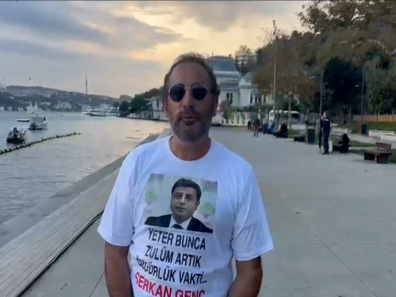 Selahattin Demirtaş Tişörtüyle Sahilde Koşup Özgürlük Istedi2