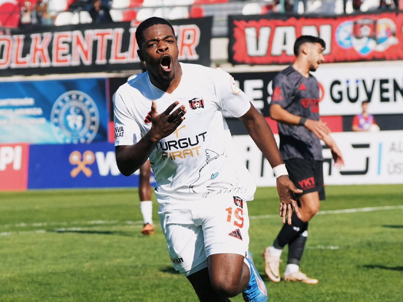 Vanspor Fk Ile Pendikspor Arasında Çekişmeli Maç2