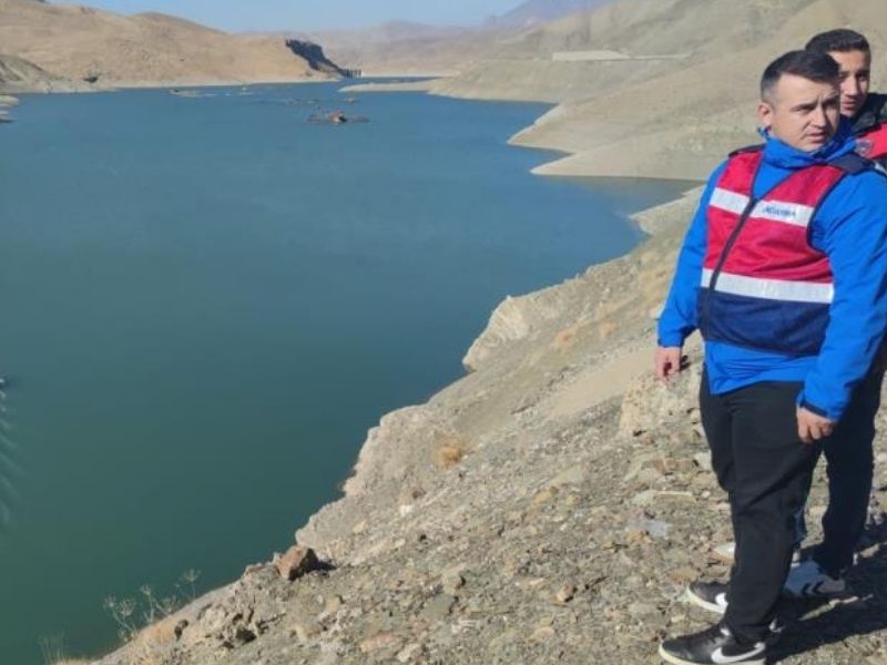 Baraj Gölüne Uçan Araçtan 2 Kişinin Cansız Bedeni Çıkarıldı22