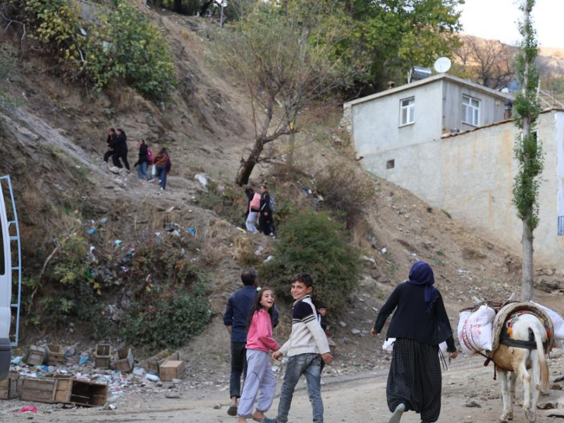 Diyarbakır’da 150 Haneli Mahallede Ulaşım Eşeklere Kaldı (3)