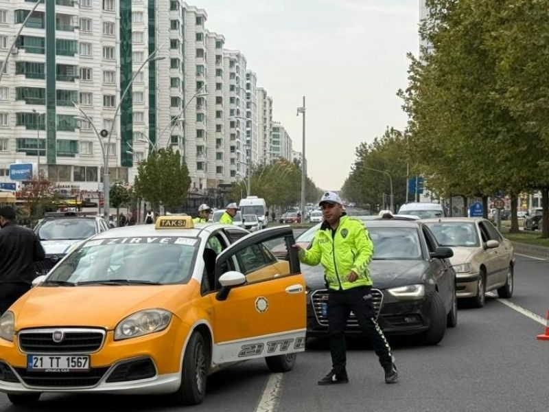 Diyarbakır'da Dronlu Trafik Denetimine Ilginç Tepkiler