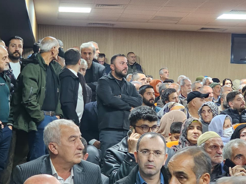 Diyarbakır’da Halk Toplantısı Mikrofon El Değiştirdi Talepler Bitmedi3