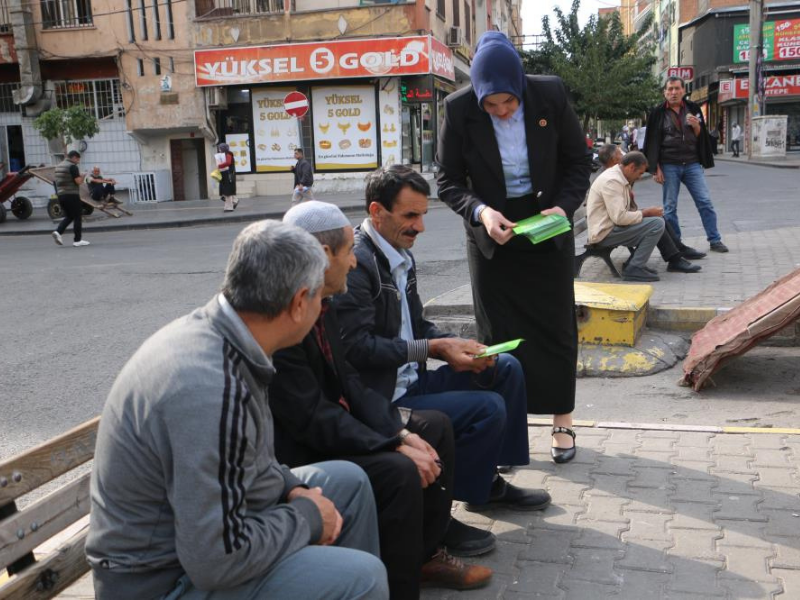 Diyarbakır’da Kadın Muhtarın Deprem Mücadelesi (2)