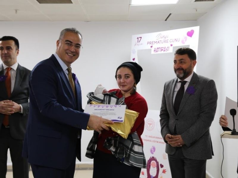 Diyarbakır’da Mor Balonlar Havalandı