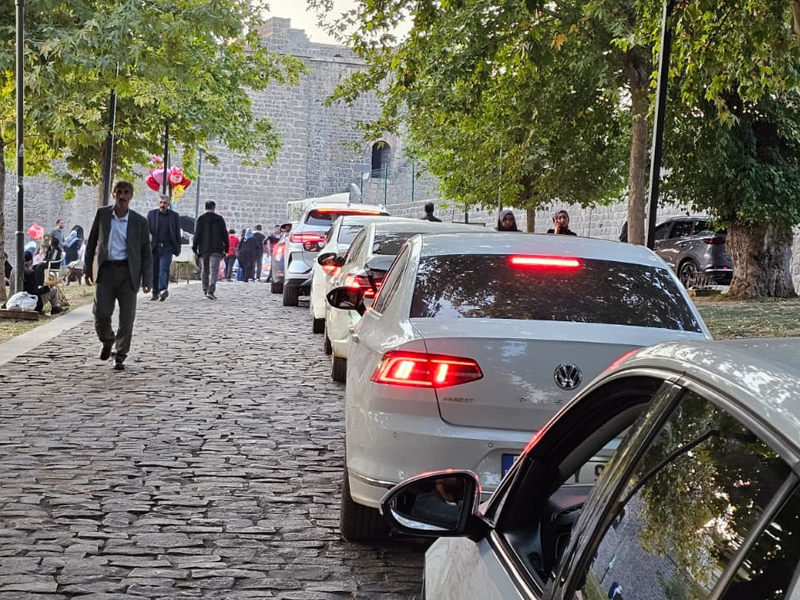 Diyarbakır’ın Tarihi Ilçesinde Araç Karmaşası Yeniden Başladı3
