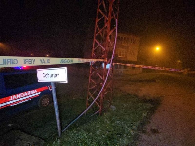 Emekli Polisten Kahvehaneye Saldırı