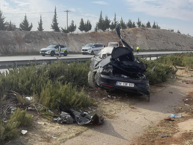 Gaziantep’te Otomobil Takla Attı 1 Ölü, 4 Yaralı (2)