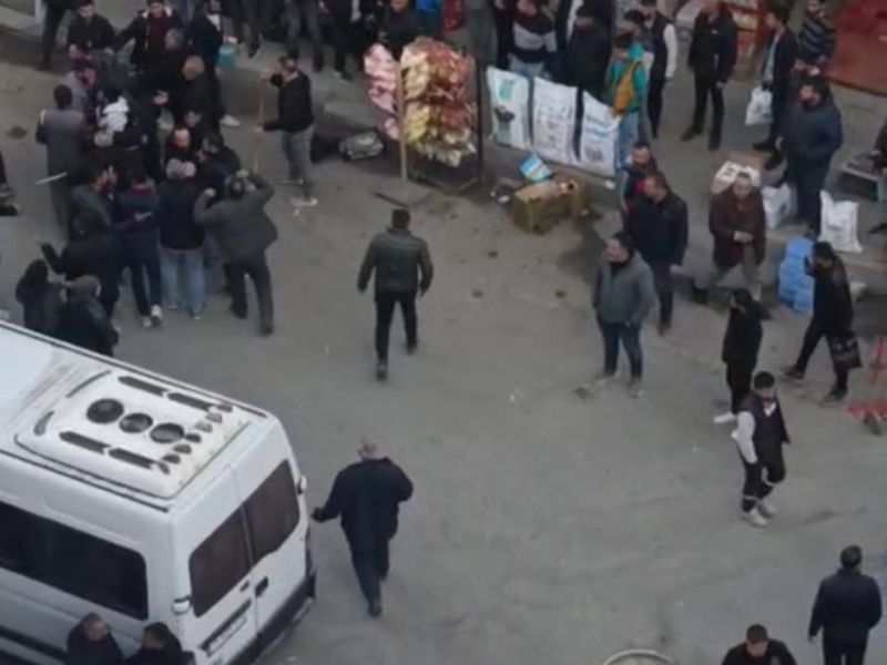 Husumet Kavgası Balta Ve Çekiçle Birbirlerine Saldırdılar