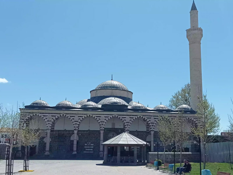 İddia Diyarbakır’da Cami Sesinden Rahatsız Olan Işletmeler Şikayet Etti3