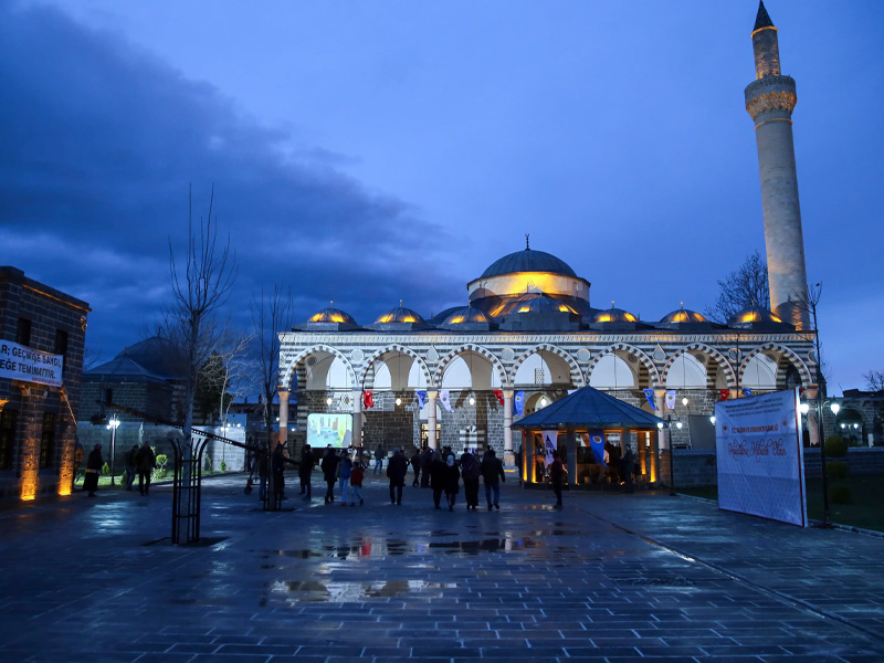 İddia Diyarbakır’da Cami Sesinden Rahatsız Olan Işletmeler Şikayet Etti4
