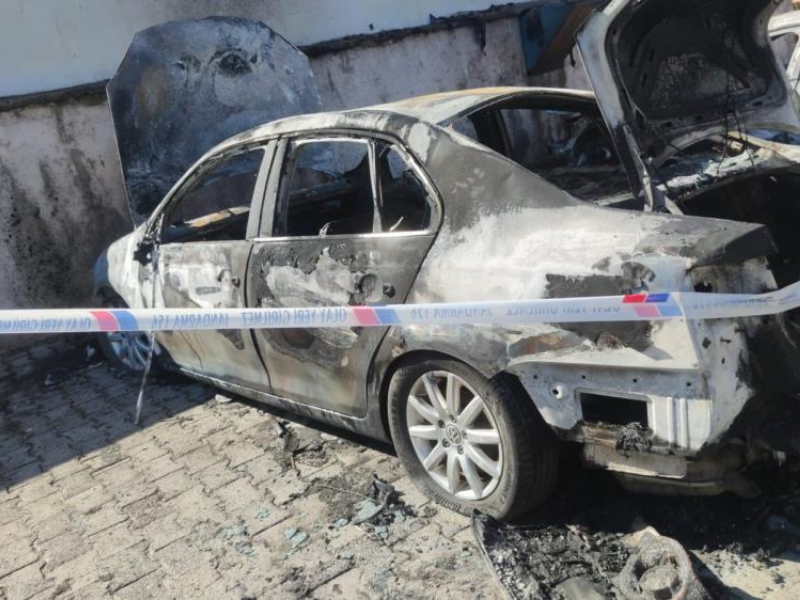 Şırnak’ta Park Halindeki Iki Araç Gece Yarısı Yandı-1