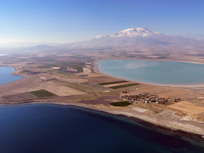 Süphan Dağı Eşliğinde Arin Gölü’nden Kartpostallık Görüntüler (2)