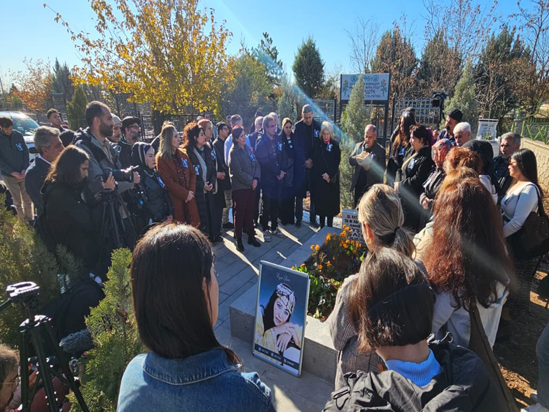 Ayşe Şan, Diyarbakır’da Mezarı Başında Dualarla Anıldı6