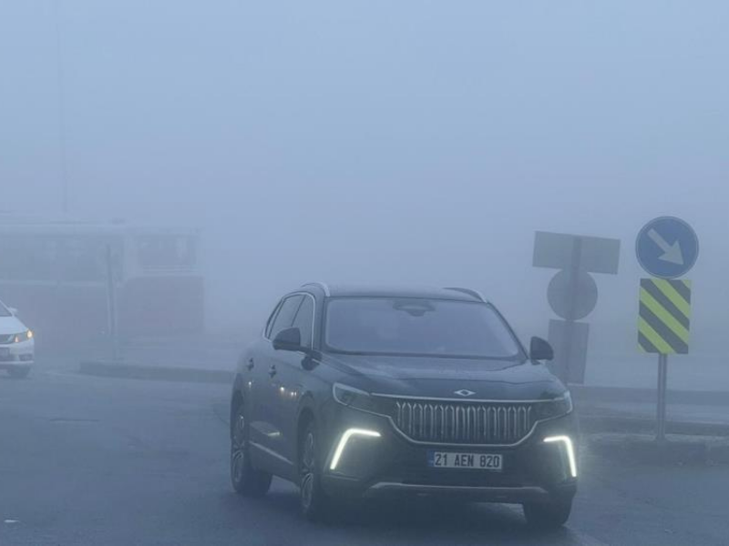 Diyarbakır’da Alarm Veren Sis! Trafik Ve Uçuşlar Etkilendi (3)
