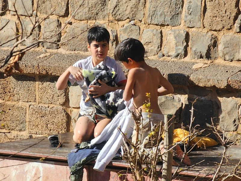 Diyarbakır’da Çocuklar Soğuk Havaya Rağmen Anzele’den Vazgeçmiyor6