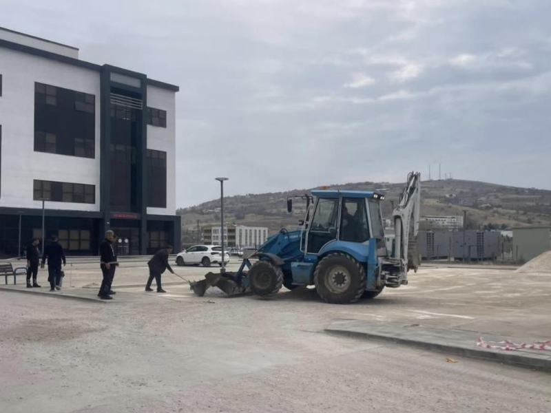 Diyarbakır’da Hastane Otoparkı Genişletiliyor (3)